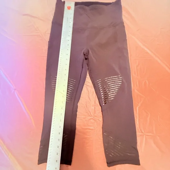 Lululemon Rogue Renegade Super High Rise Tight Crop Black Size 8/Medium - Picture 9 of 10